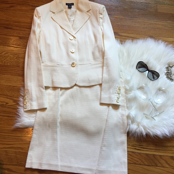 Ann Taylor Cream Blazer and Skirt Suit Set - Picture 2 of 6